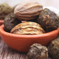 raw herbs - thandrikai